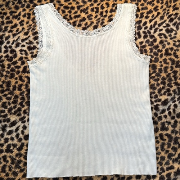 Brandy Melville White Lace Tank - Picture 7 of 10
